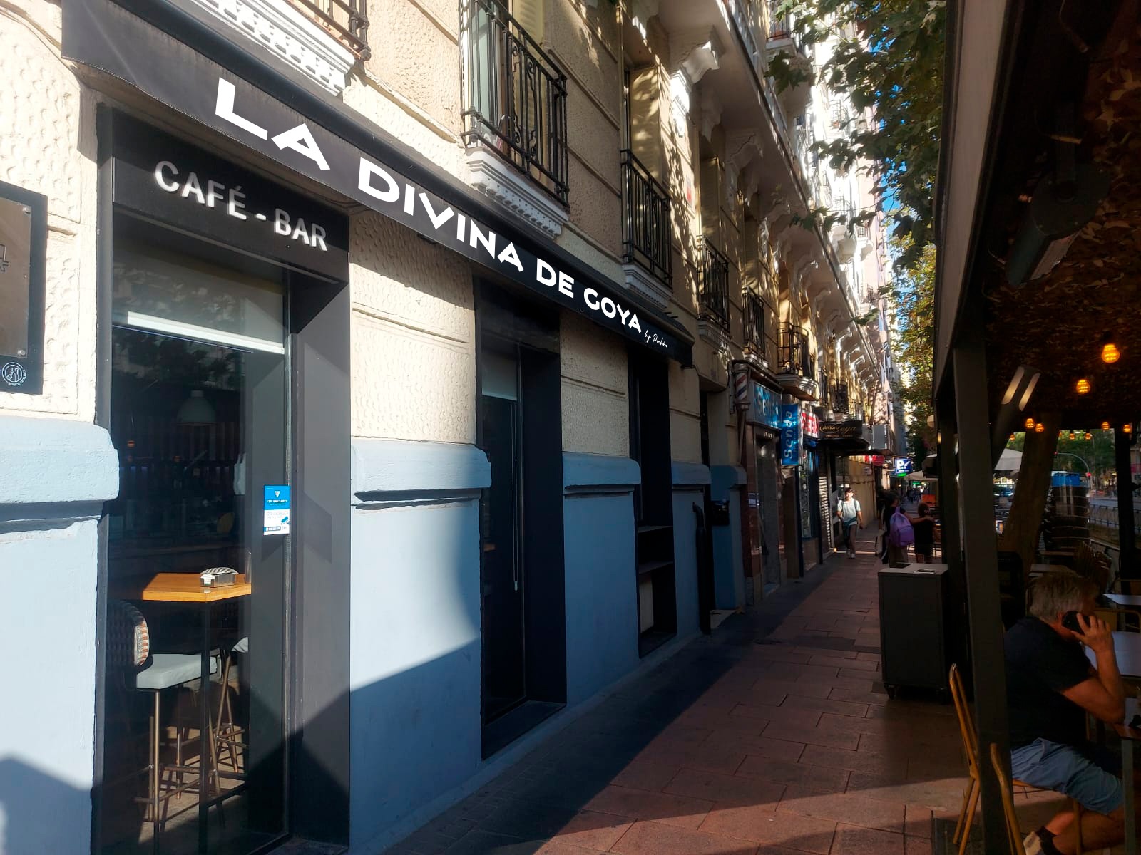 Fachada del Restaurante La Divina de Goya